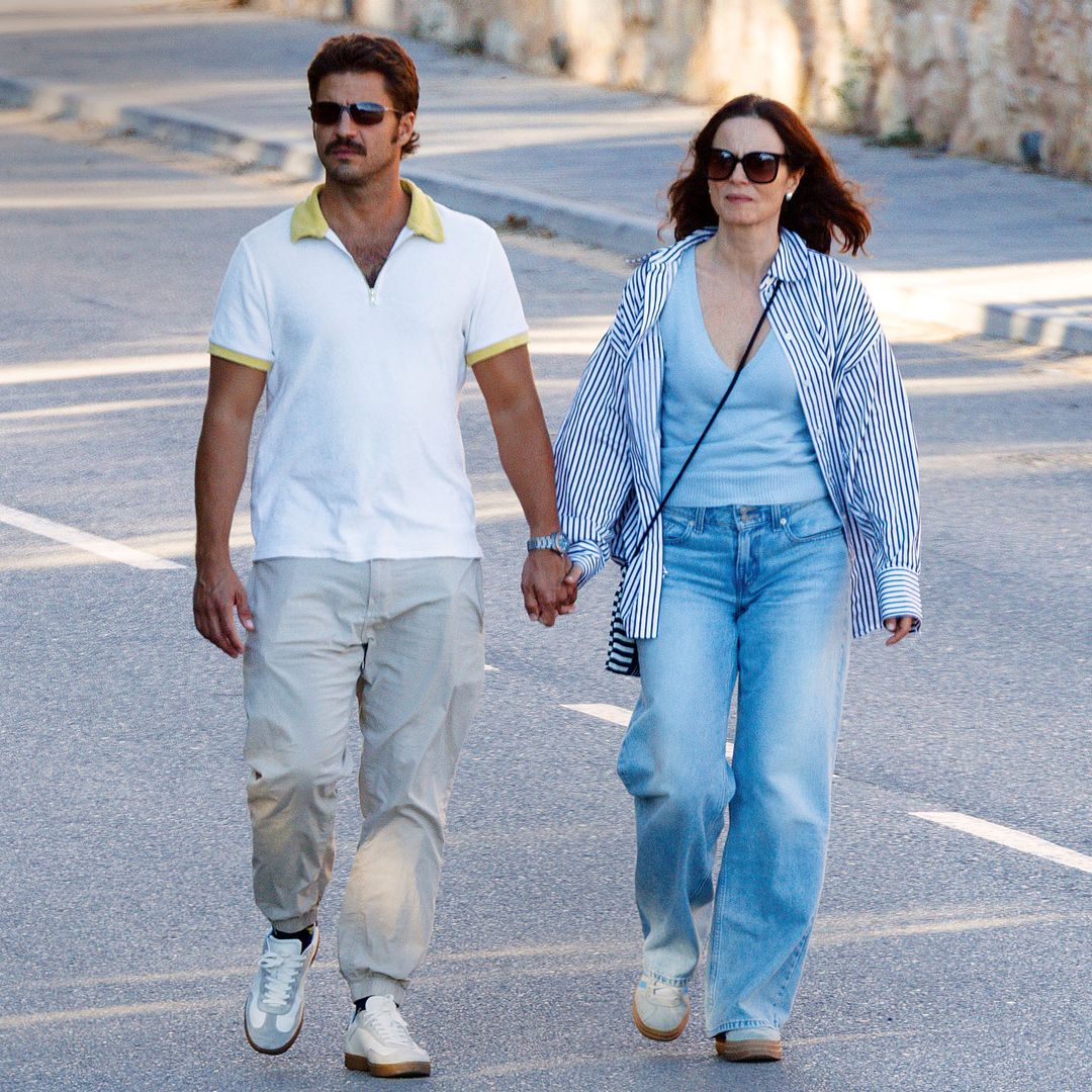 IMÁGENES EXCLUSIVAS. Aitana Sánchez-Gijón y Maxi Iglesias: las fotos del viaje para dos de una pareja que sigue unida y no se esconde