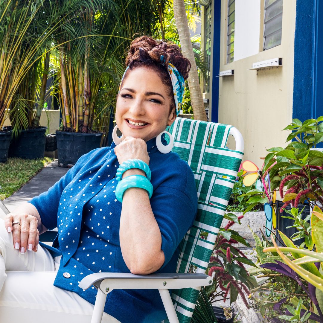 Gloria Estefan lanza 'La Vecina (No Se Na')' y Ela Taubert estrena 'Preguntas a las 11:11'