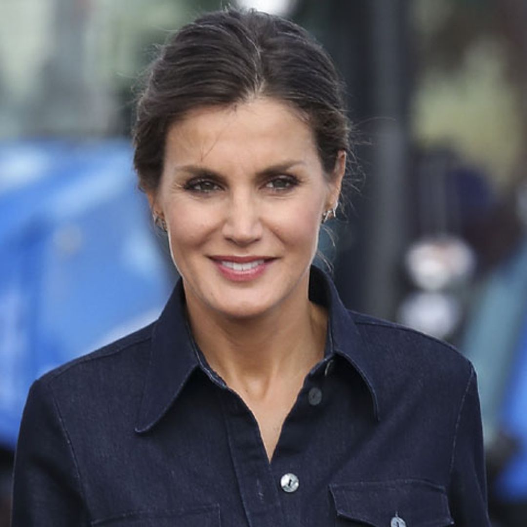 Doña Letizia demuestra que es su mejor estilista cuando recicla vestidor