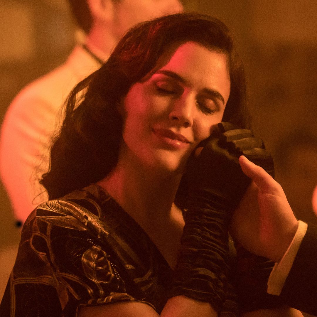 Primeras imágenes de 'Sira', la esperadísima secuela de 'El tiempo entre costuras' que protagonizan Adriana Ugarte y Rubén Cortada