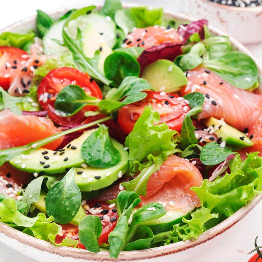 Salmón ahumado: ¡sube el nivel de tus ensaladas con un solo gesto!