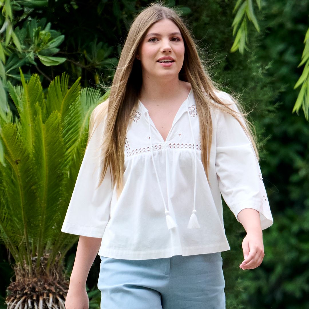 La infanta Sofía y Amalia de Holanda tienen algo en común este verano: los originales accesorios de Zara que ambas han elegido