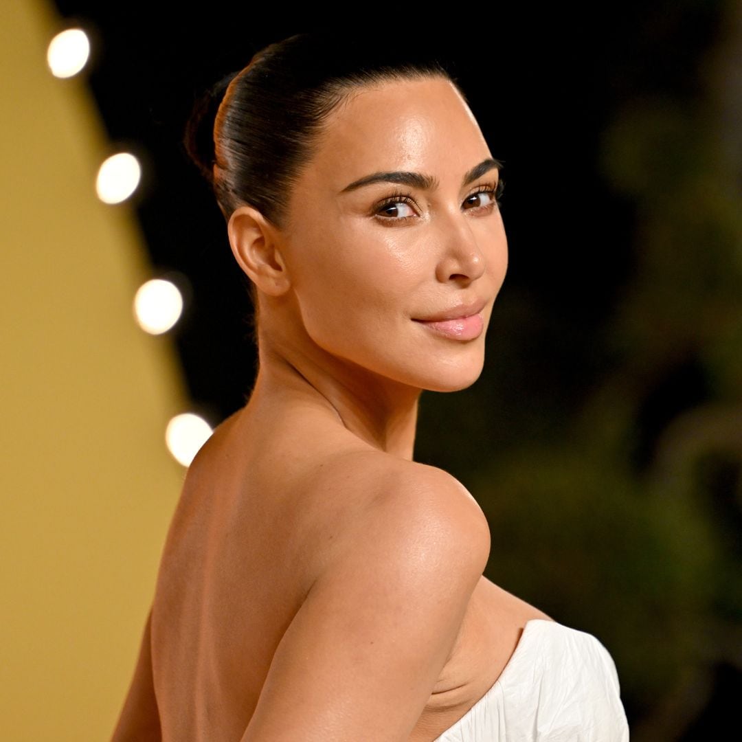 Kim Kardashian promete un rostro definido sin necesidad de cirugía con su nuevo producto