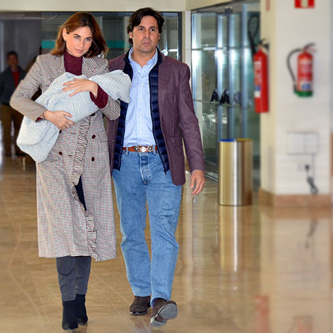 Así ha sido la salida del hospital de Francisco Rivera y Lourdes Montes con su bebé
