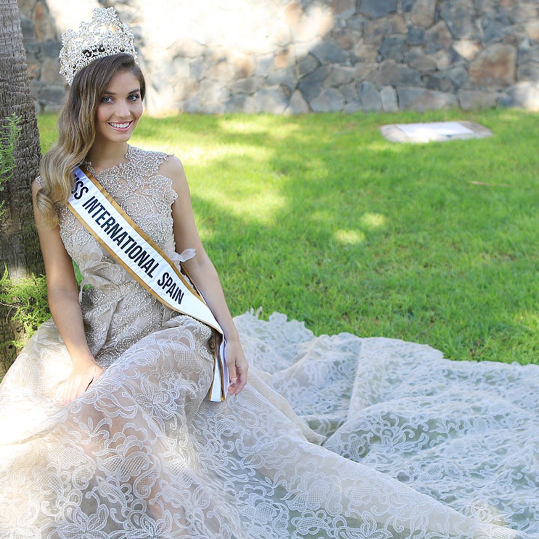 El posado oficial de Claudia Cruz, recién elegida Miss International Spain