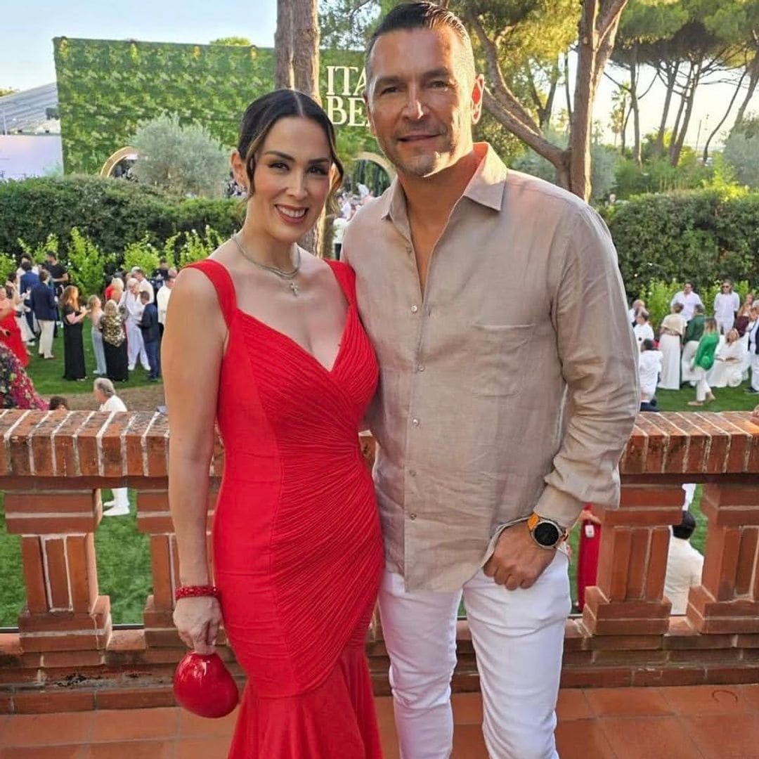 Jacky Bracamontes y Martín Fuentes disfrutan de una romántica cita en casa de Andrea Bocelli