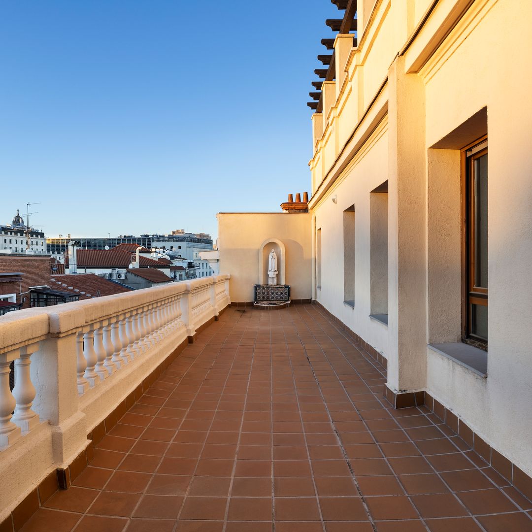 Espacio Nuet Ceramics – Terraza Al desnudo
Intro by Chak
