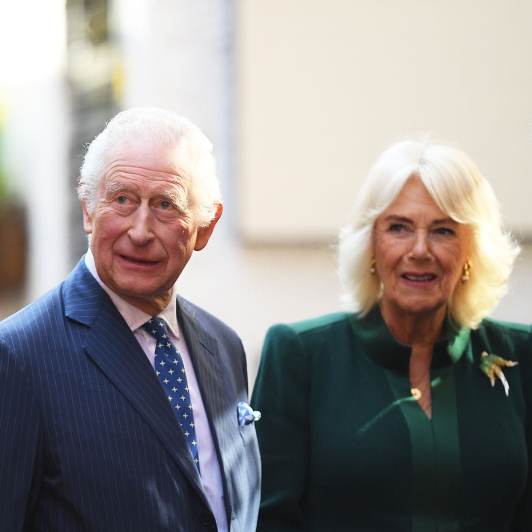 El rey Carlos III y la reina Camila celebran su 20º aniversario de boda, salpicados por la polémica del príncipe Andrés