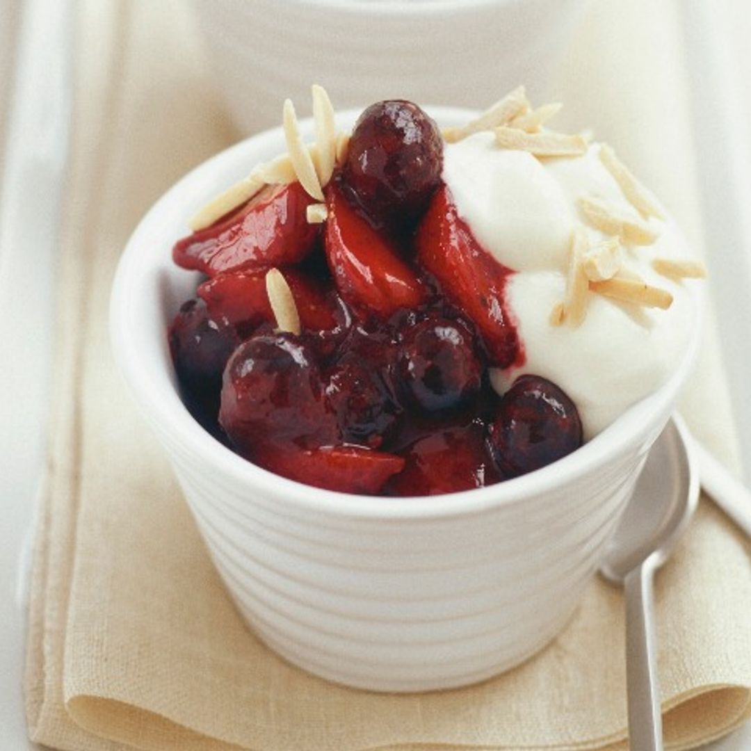 Compota fría de cerezas con queso fresco