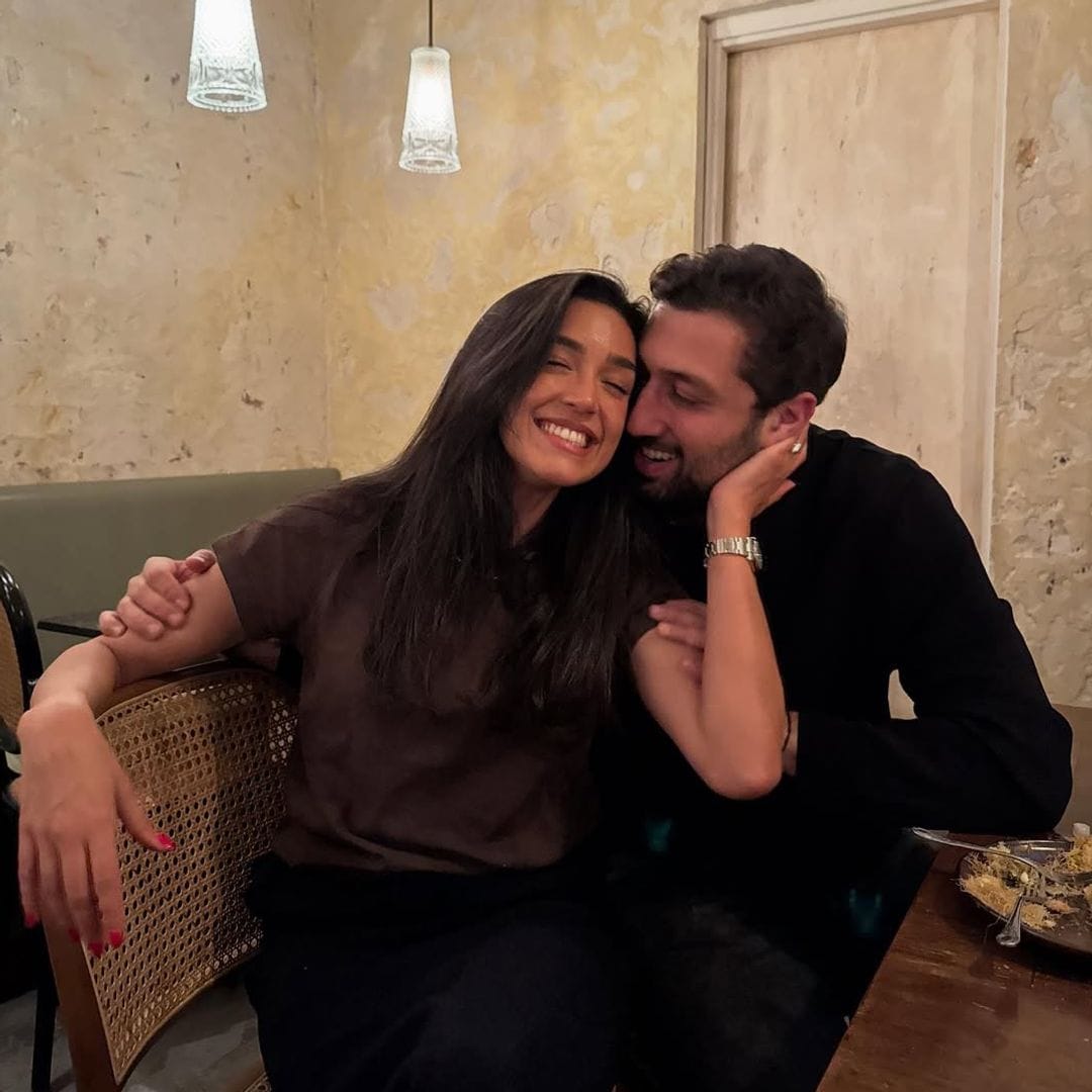 Ale Capetillo y su esposo Nader Shoueiry disfrutan de un romántico vals en París