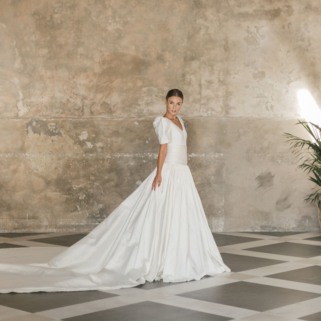 Los vestidos transformables de María Baraza son para novias que quieren sorprender