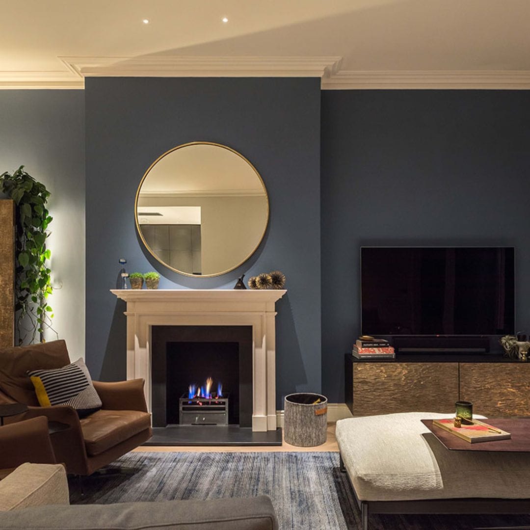 Claves para iluminar el salón y conseguir que parezca más grande de lo que es