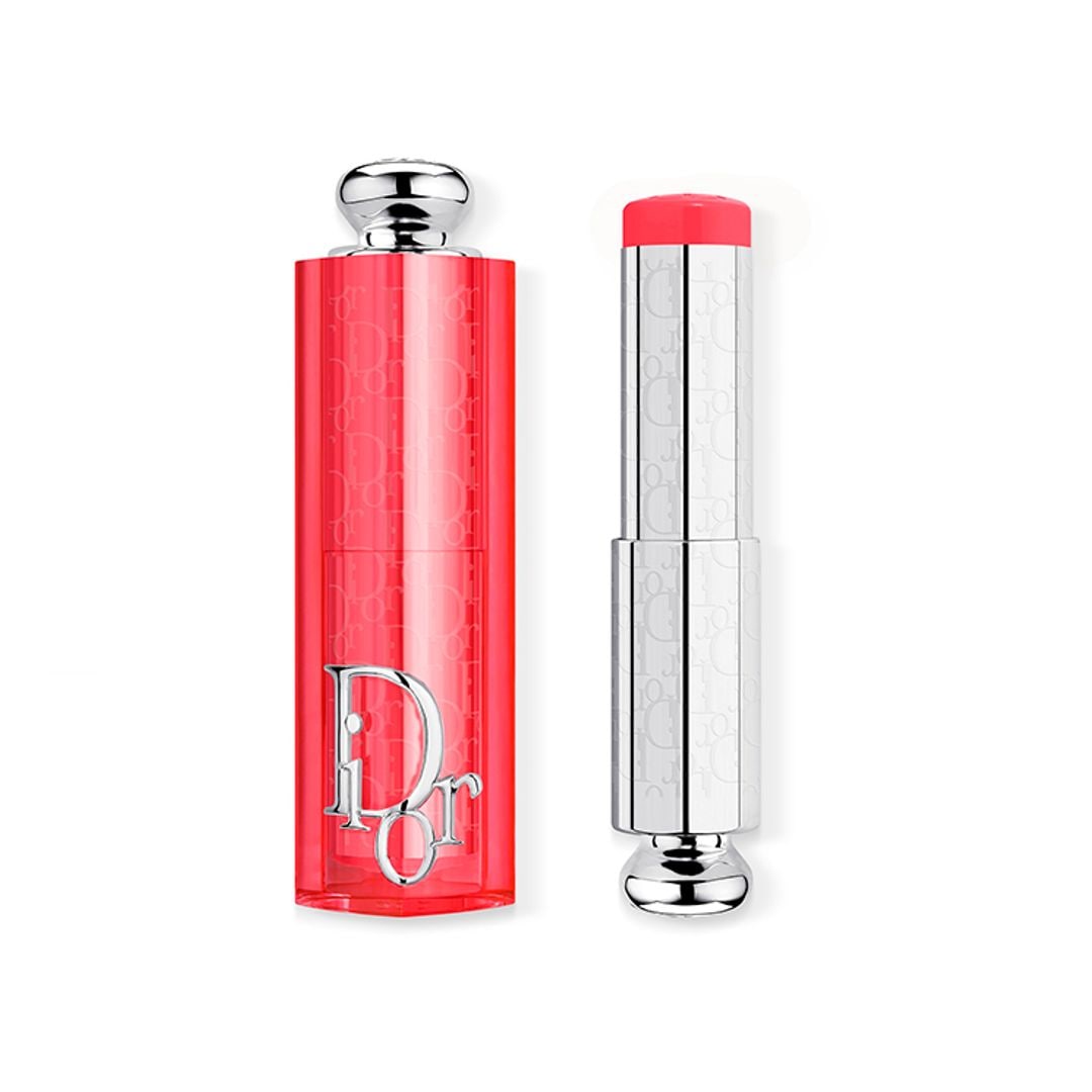 Dior Backstage Rosy Glow Stick, (46 euros), un colorete en barra ultraluminoso y en siete colores de moda que reacciona al pH de la piel para crear un rubor a medida que dura 12 horas sobre la piel. 
