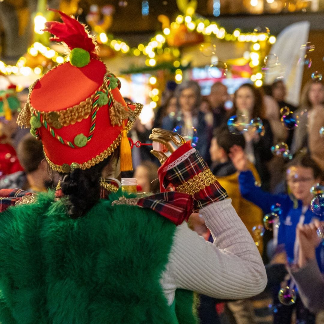 Perlim, el mercadillo y feria navideña más mágica de Portugal que se celebra en un castillo, en la ciudad de Santa María da Feria, cerca de Oporto