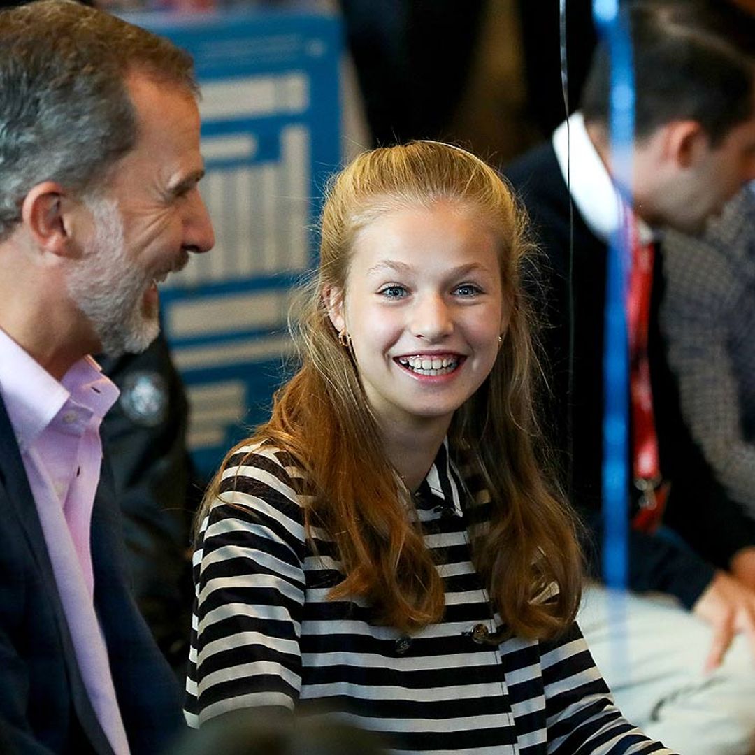 Mucha curiosidad y risas con su padre: la princesa Leonor disfruta de un taller de emprendimiento