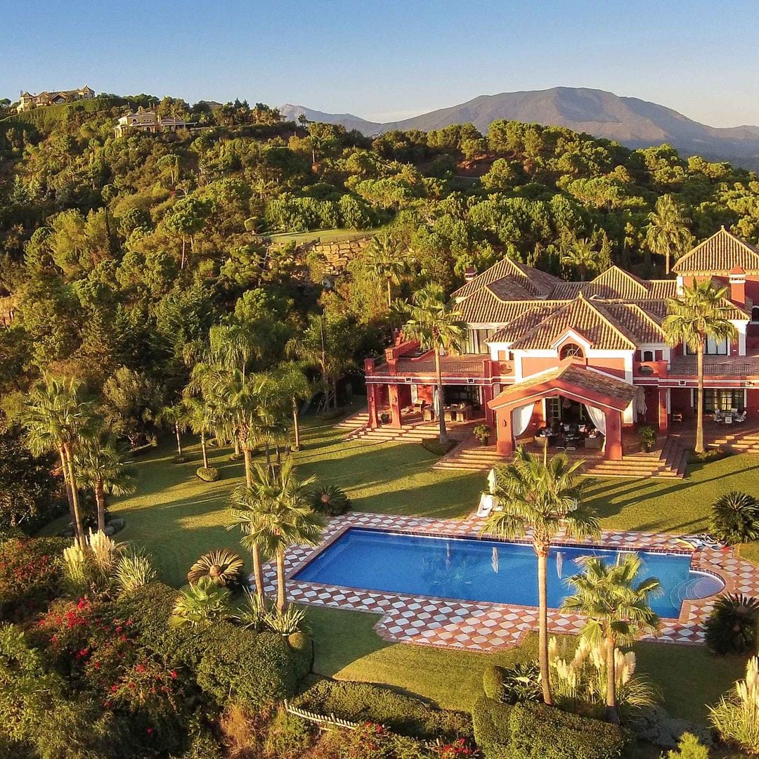 Lujosísima villa situada en Marbella, la nueva meca de ultralujo del mundo, de Marbella Mountain Resorts