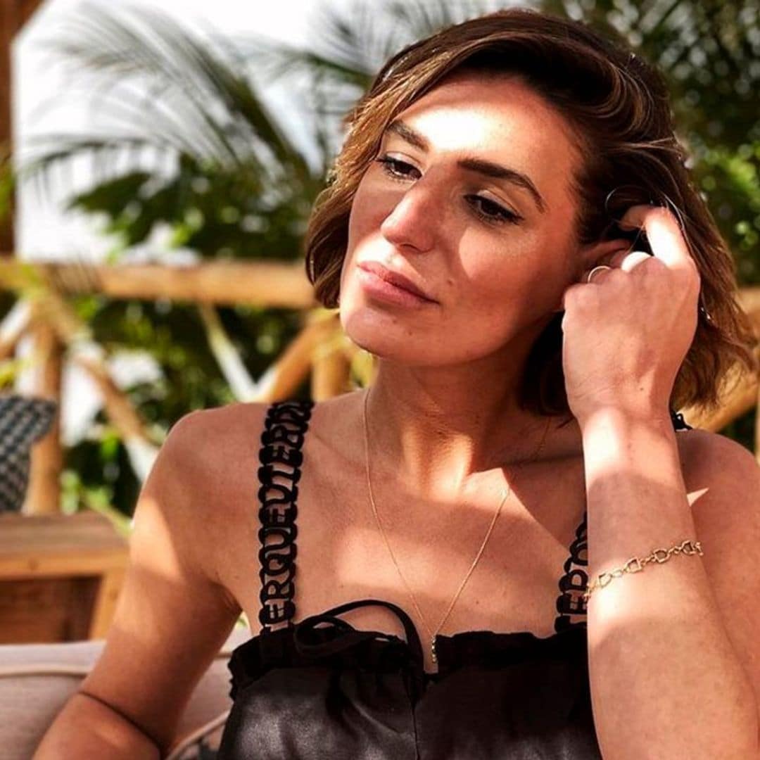 Eugenia Osborne celebra su décimo aniversario de boda en la playa