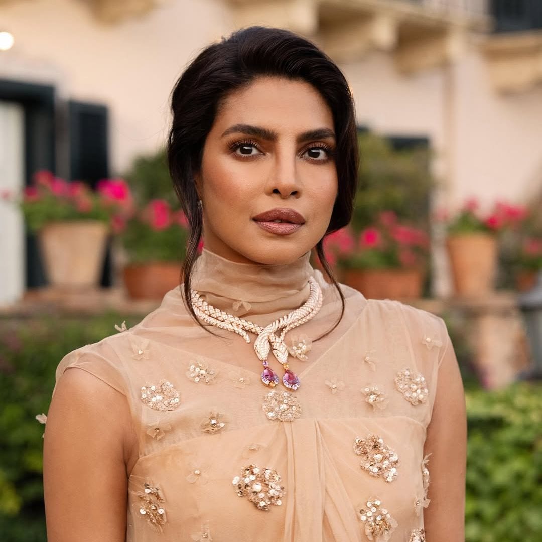 Priyanka Chopra con un collar de Bulgari