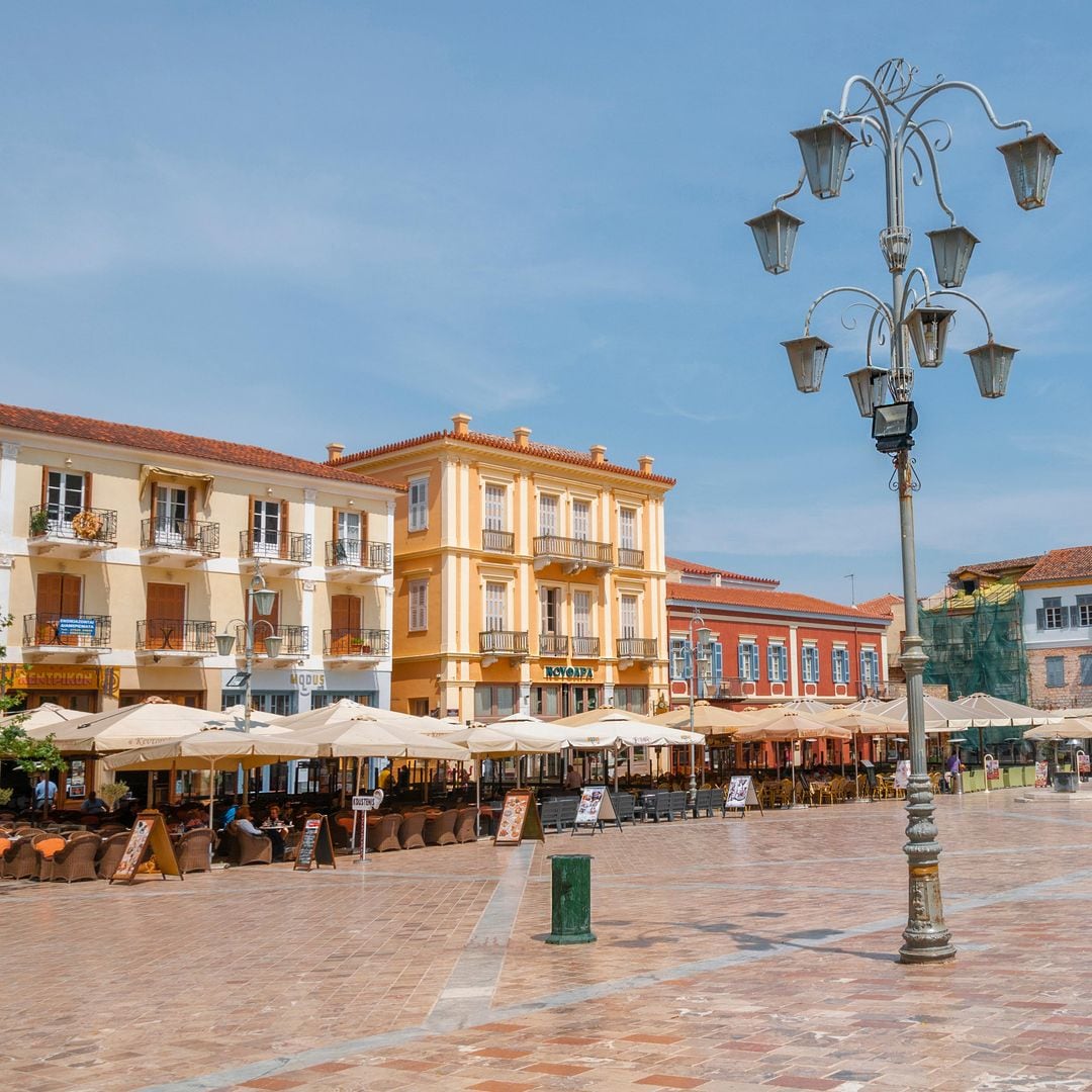 Plaza Syntagma en la localidad de Nafplio, Grecia