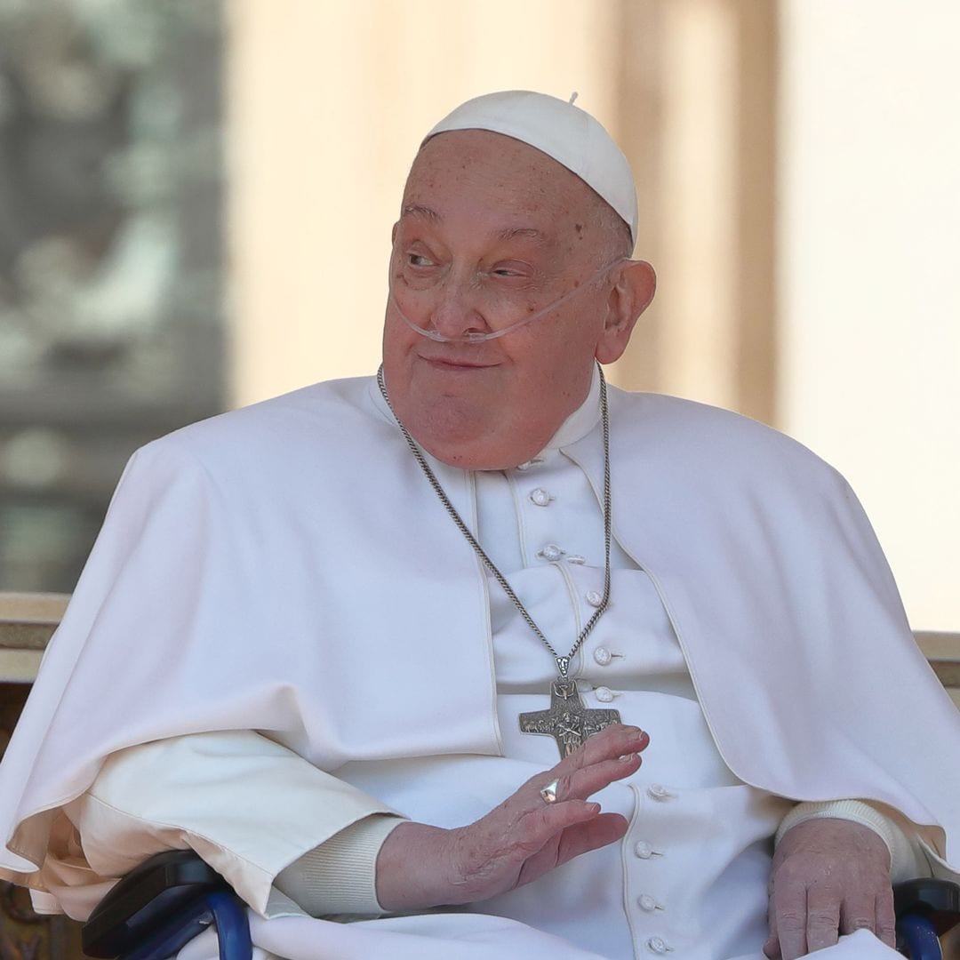 El Papa Francisco hace una aparición sorpresa en la Basílica de San Pedro 