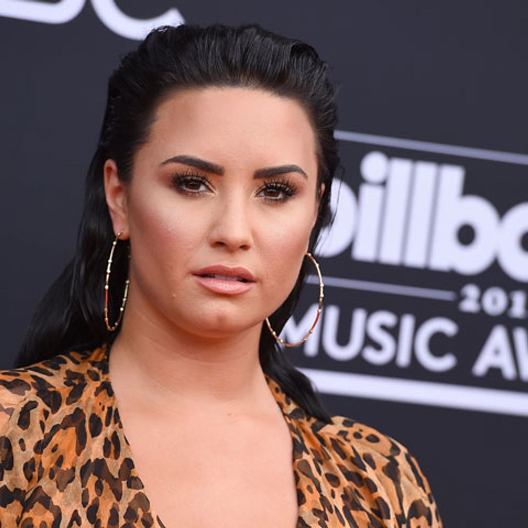 Demi Lovato continúa ingresada por complicaciones en su estado de salud