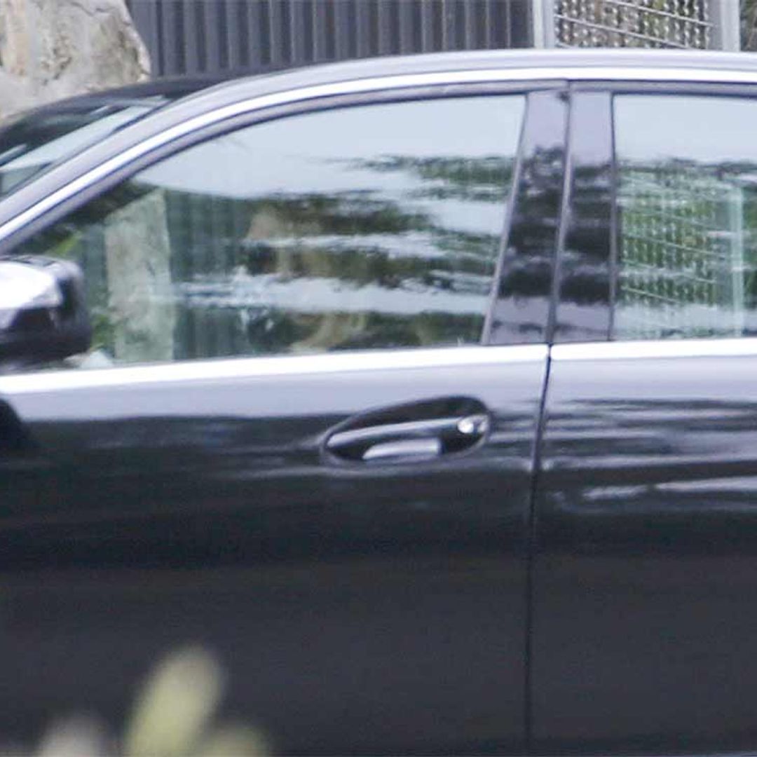 Norma Duval, arropada por su familia tras la muerte de su madre