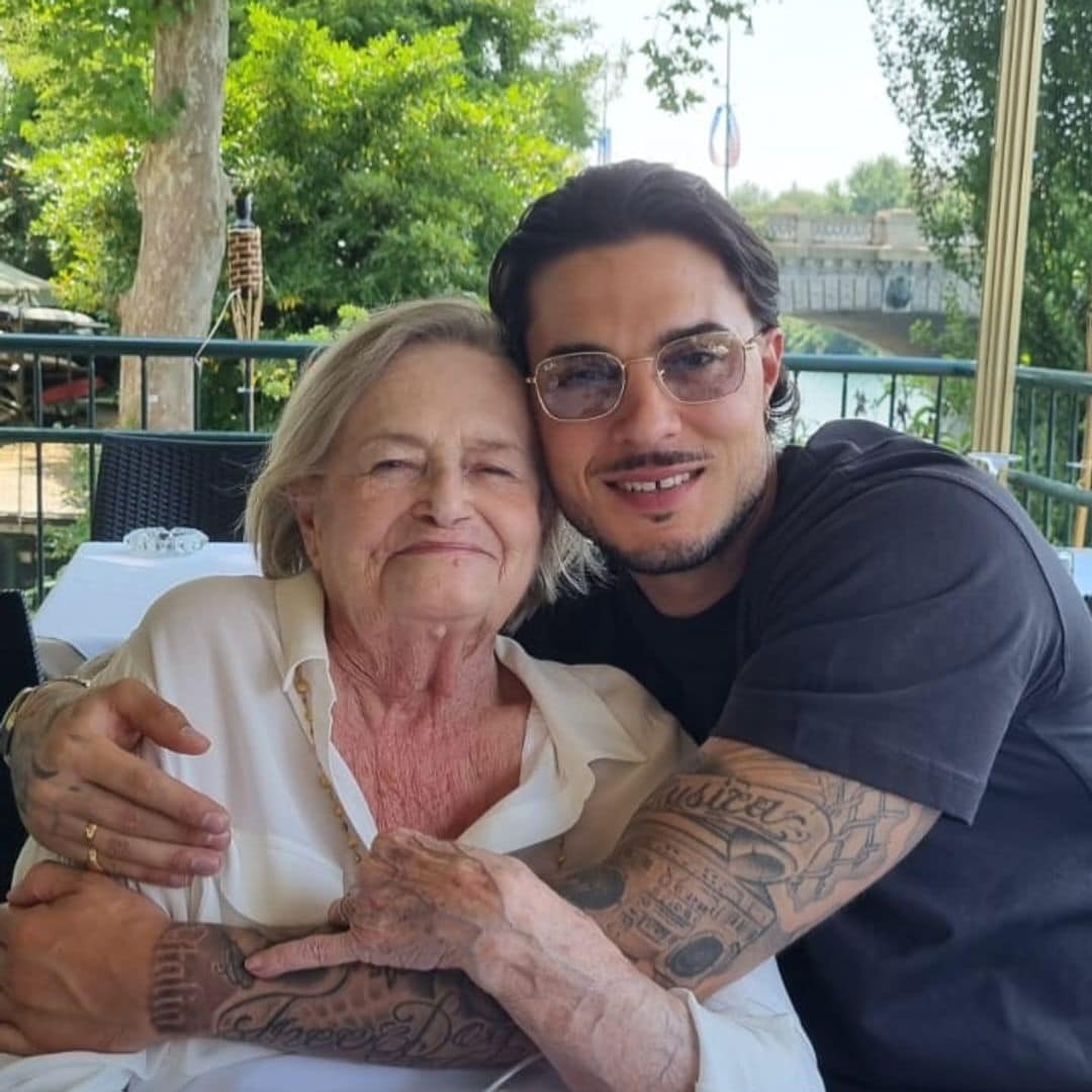 Carlo Costanzia rinde homenaje a su abuela, y esta es la reacción de Terelu Campos y Mar Flores