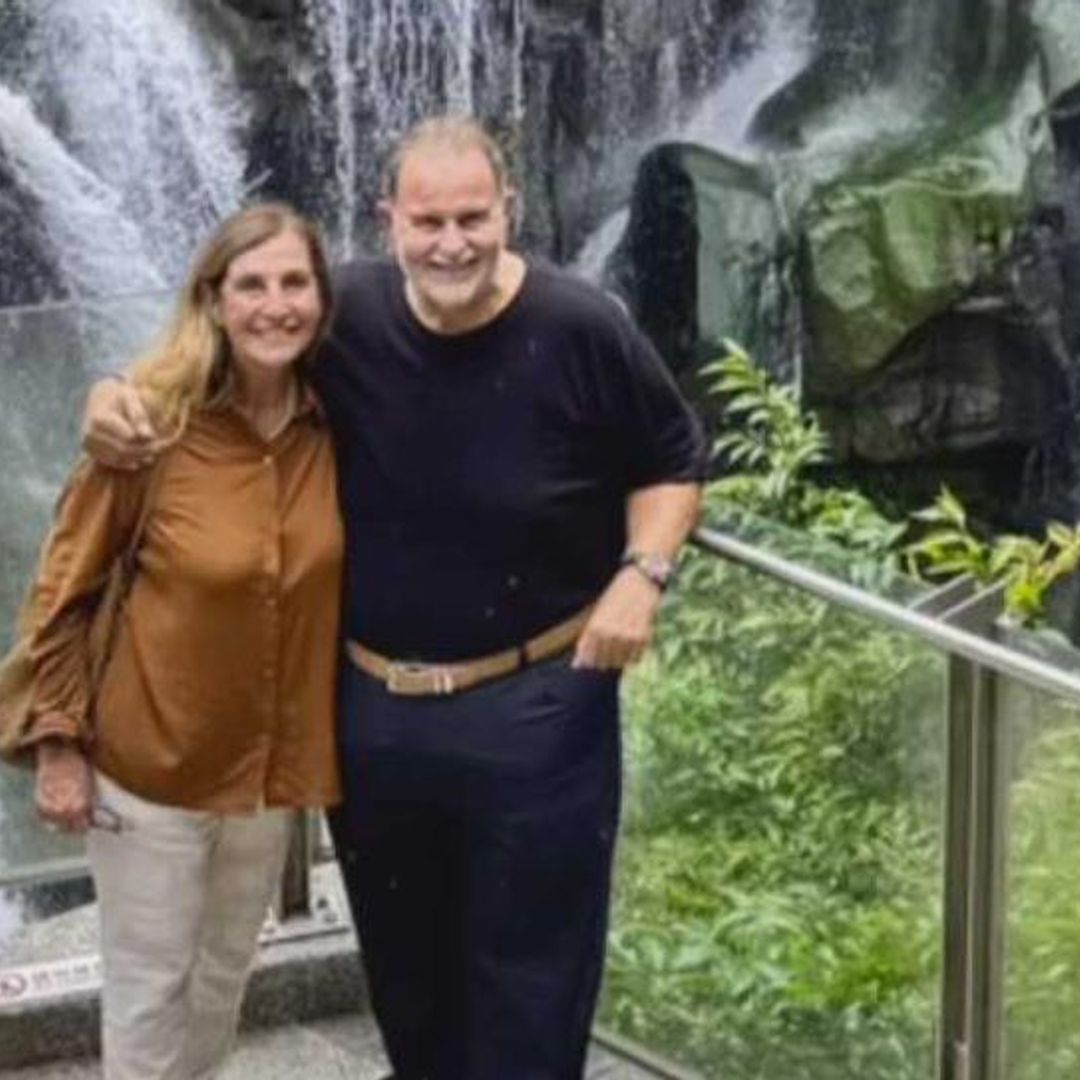 Raúl de Molina y su esposa cumplen el sueño de conocer un lejano lugar en Asia
