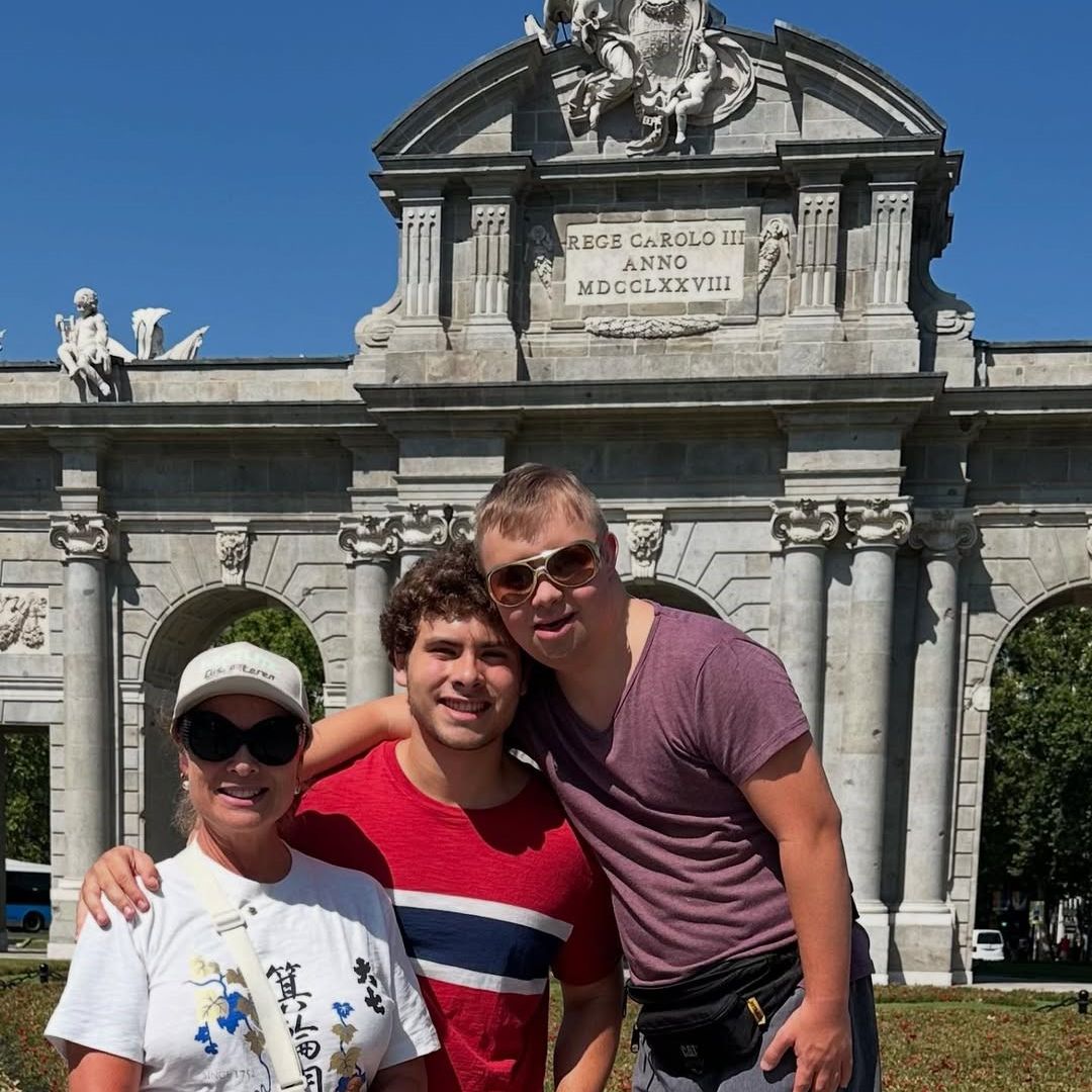 Leticia Calderón y sus hijos disfrutan de su esperado viaje a Madrid