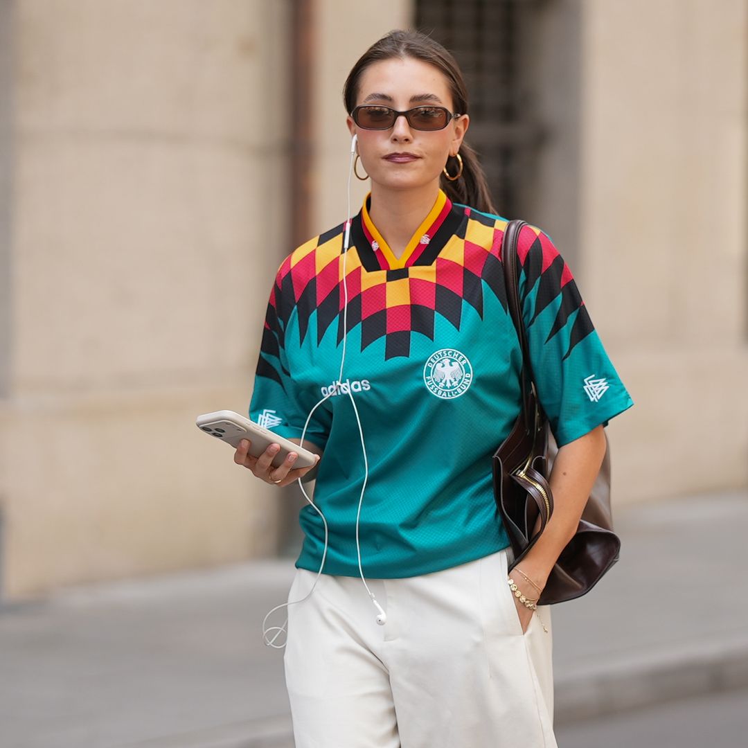 Look con camiseta del Mundial de Alemania