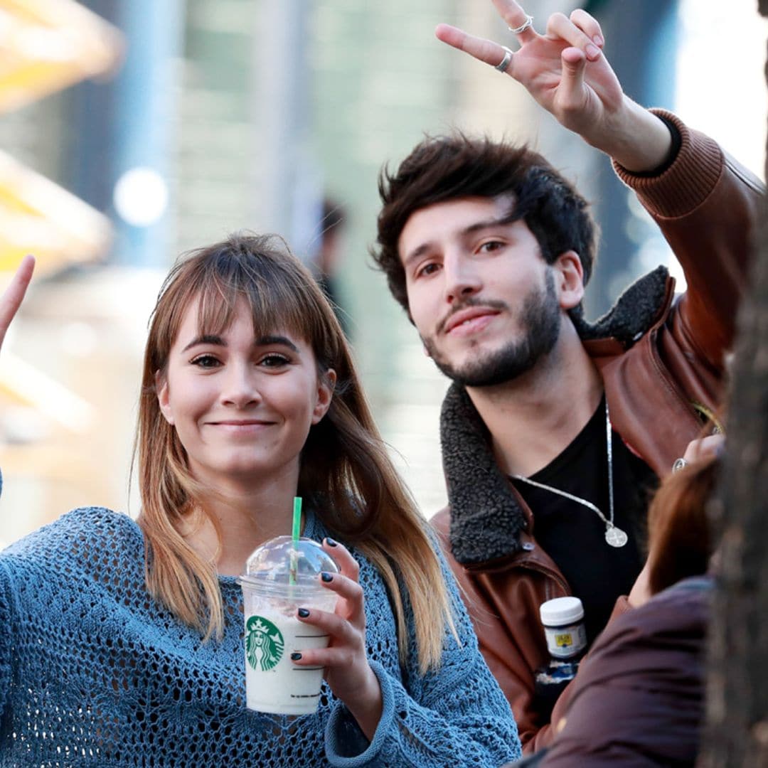 Aitana, Sebastián Yatra y ¿un beso que confirma su relación?