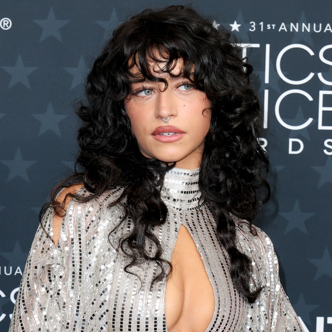 Por qué el cabello rizado de Odessa A’zion tiene a todos hablando