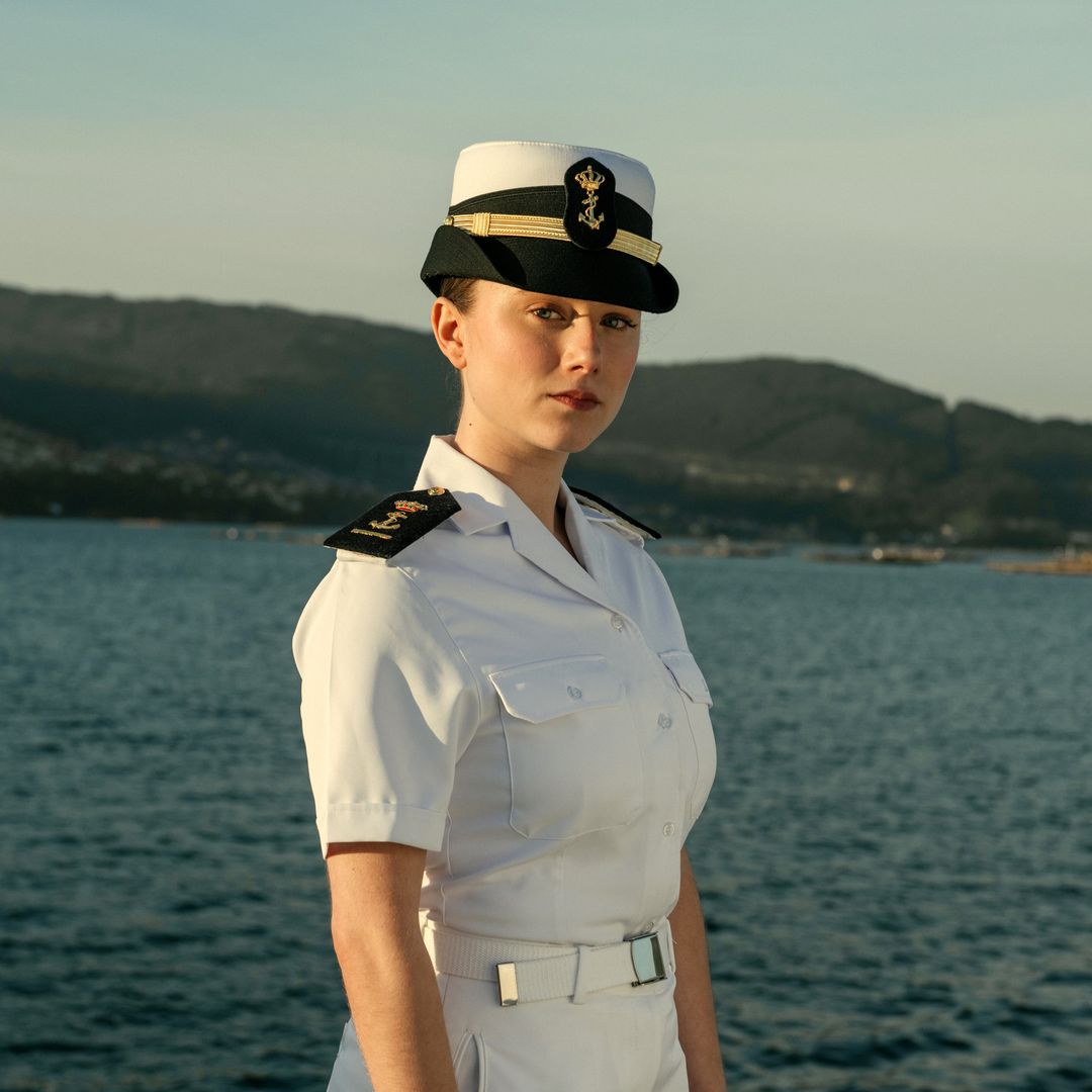 Paloma Stewart, la actriz que da vida a la cadete inspirada en la princesa Leonor en la serie de Ana Rosa Quintana