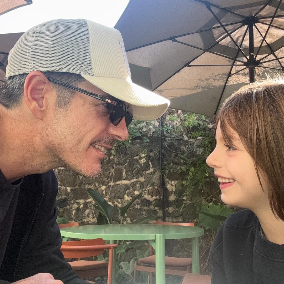 Mauricio Ochmann presume las dotes artísticas de su hija Kailani