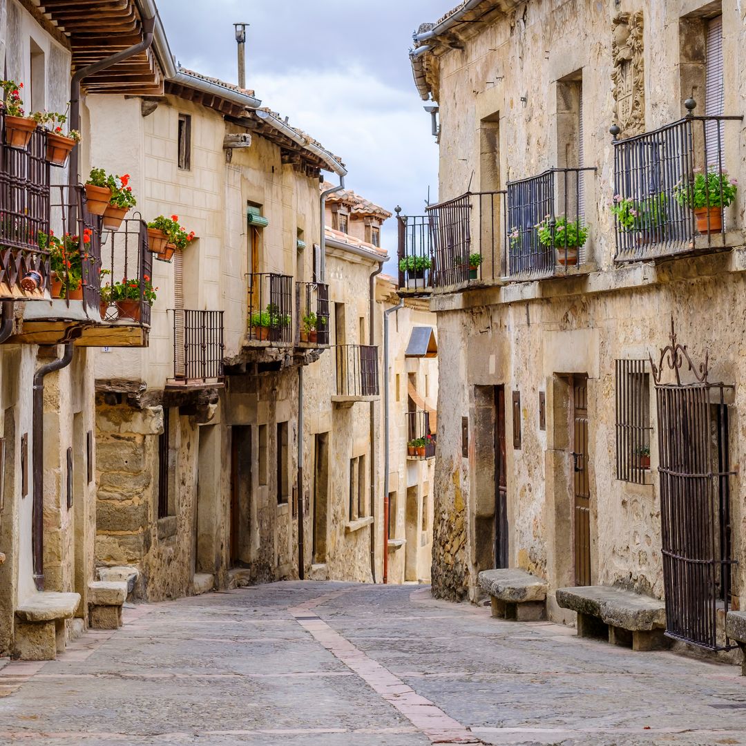 Calle del pueblo de Pedraza, Segovia