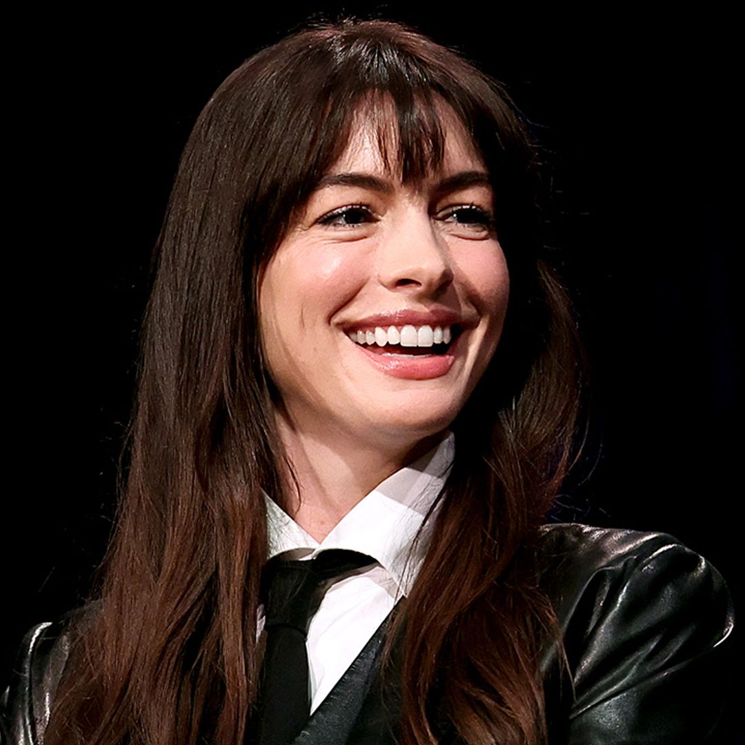 Anne Hathaway, enamorada de la música latina ¡y obsesionada con Rosalía!