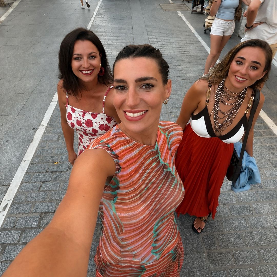Eugenia Osborne descubre su Conil favorito: desayunos 'healthy', restaurantes con el auténtico atún de almadraba y copas junto al mar