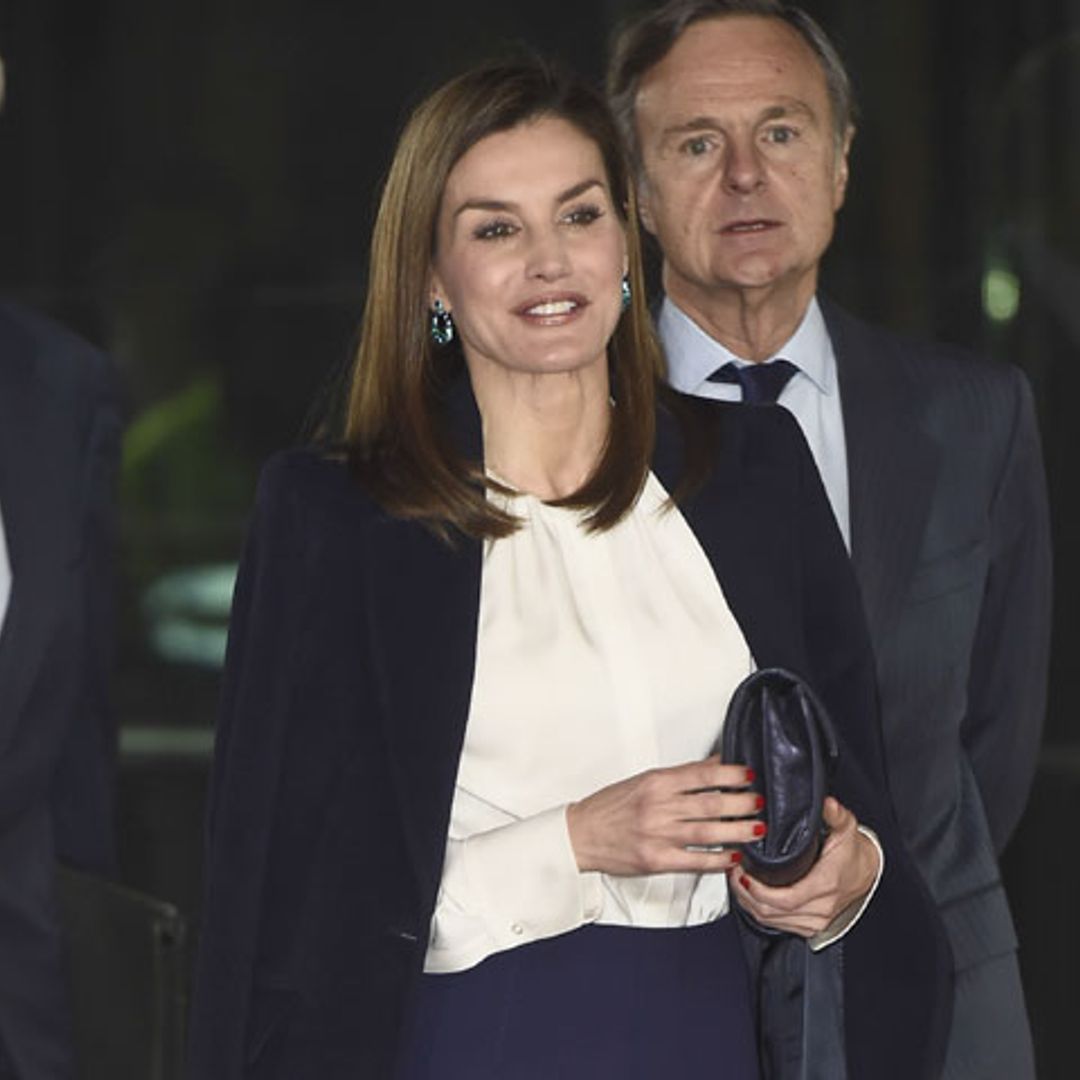 El nuevo estreno de la Reina: los pendientes que no solo llevan las 'royals'