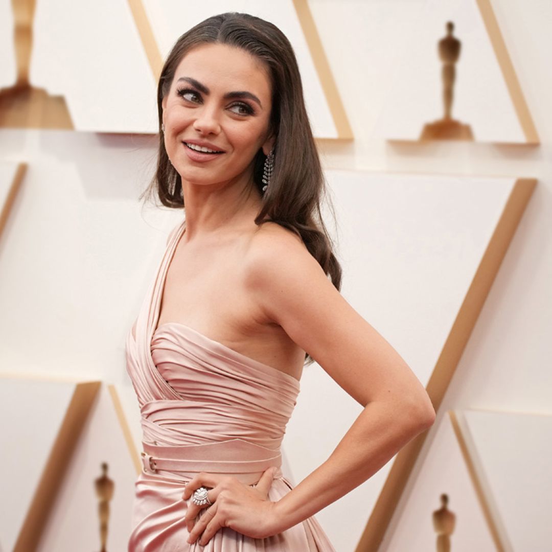 La divertida reacción de la hija de Mila Kunis cuando la actriz le dice que tiene 27 años