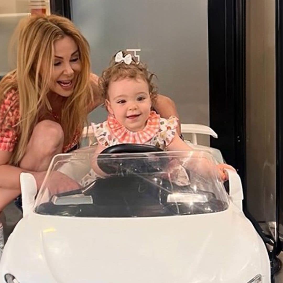 Ana Obregón comparte el nuevo y simpático vídeo de su hija Anita, ¡a todo gas en su minicoche y sin perder la sonrisa!