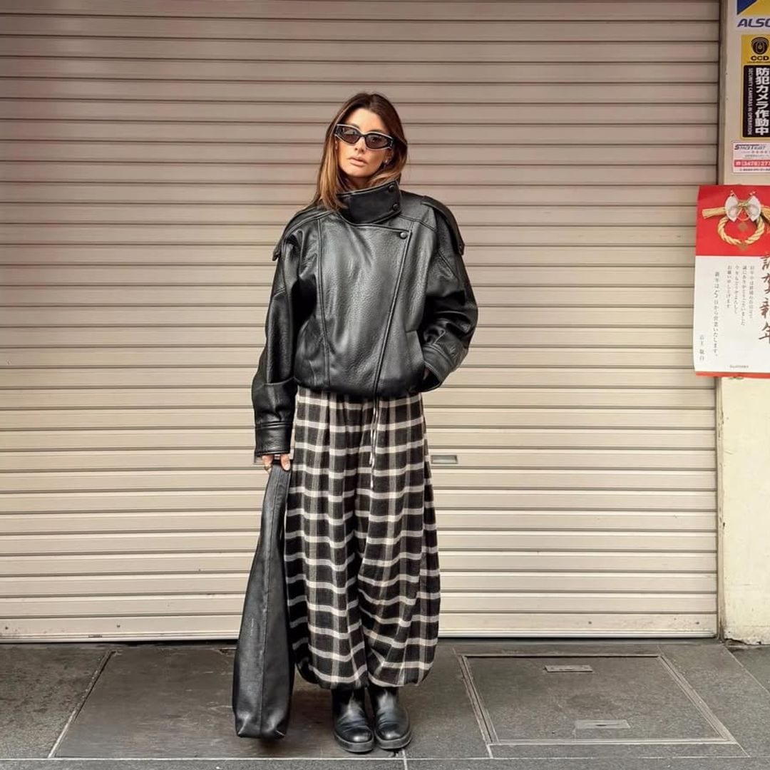 Look con pantalón bombacho de cuadros