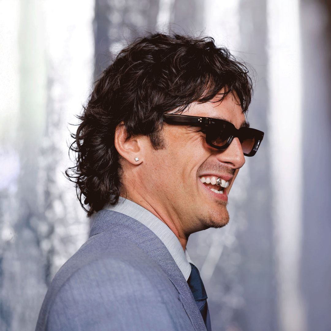 Jacob Elordi vuelve a poner de moda los grillz: la tendencia que preocupa a los dentistas