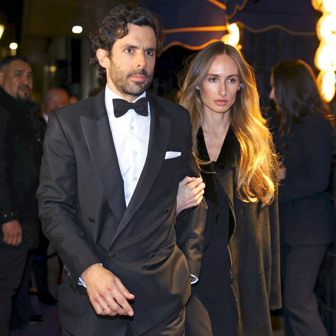 Alonso Aznar y Renata Collado, la pareja acudió a la noche del evento Onieva