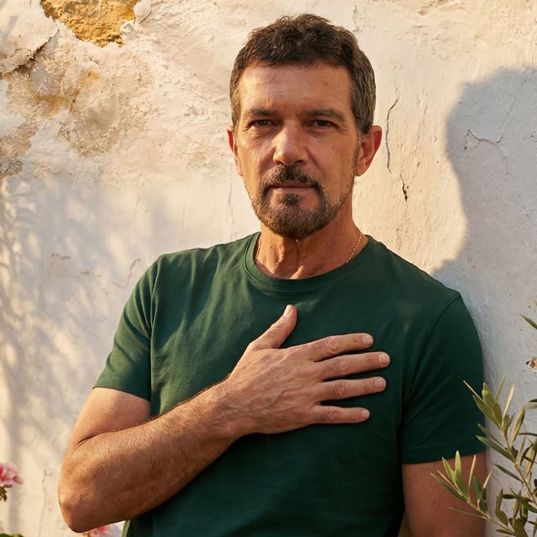 Antonio Banderas revela por primera vez por qué dejó el jet privado y su mansión en Surrey para volver a Málaga: "Me enfrenté a la muerte"