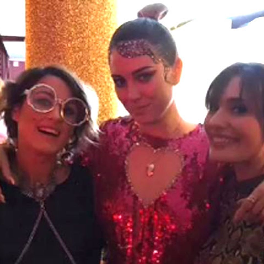 Blanca Suárez, 'brillante' en la fiesta de su 30 cumpleaños al lado de Mario Casas y muchos rostros conocidos