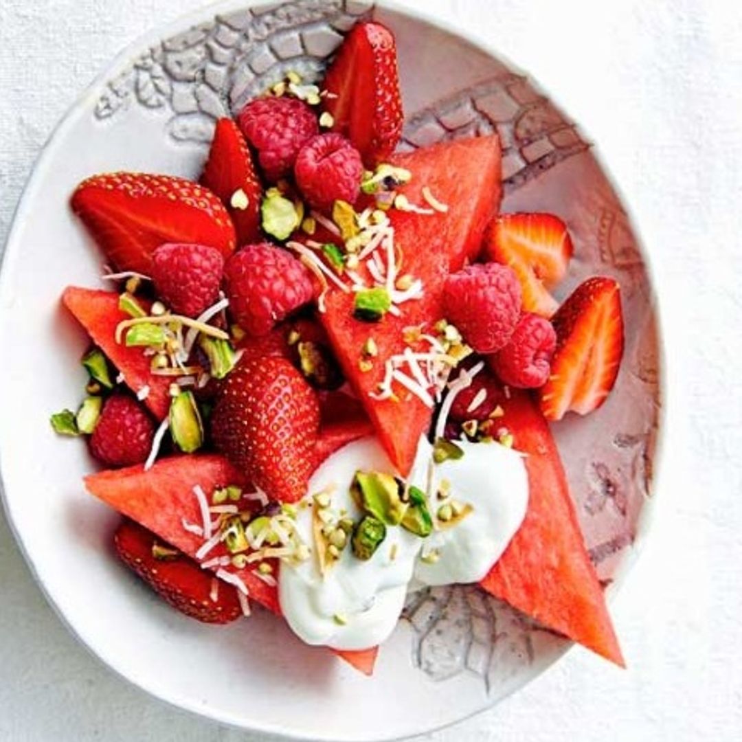 Ensalada de sandía y frutos rojos con trigo sarraceno