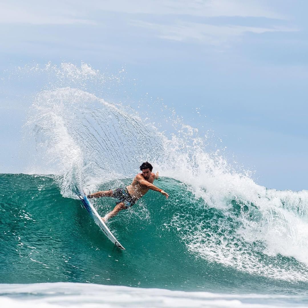 Surfista en Las Landas, Francia