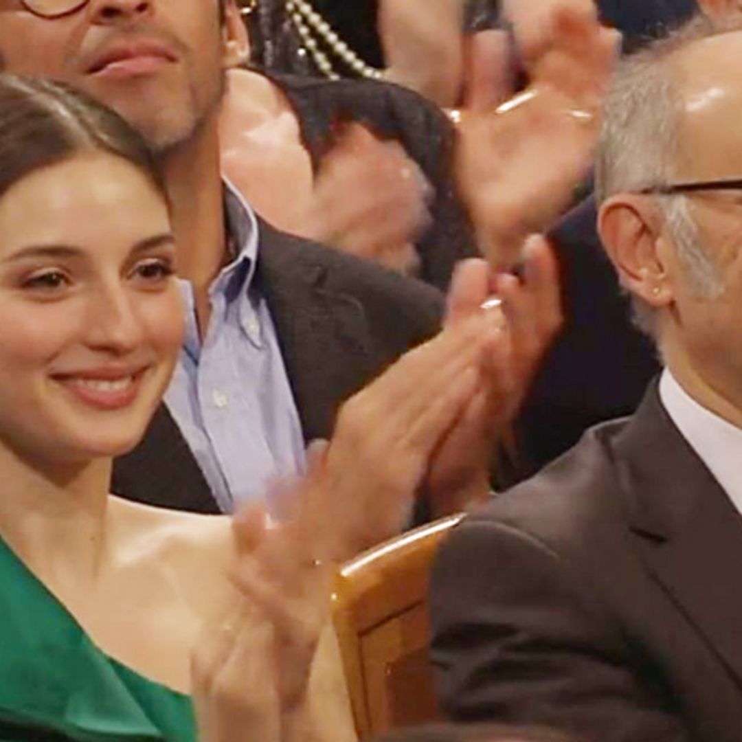 Gustavo Dudamel dirige el Concierto de Año Nuevo en Viena bajo la atenta mirada de su novia, María Valverde