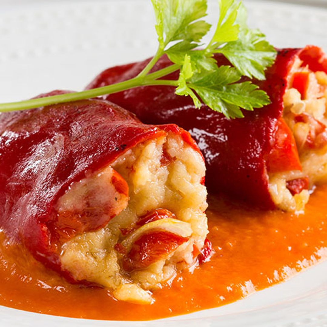 Pimientos del piquillo rellenos de merluza
