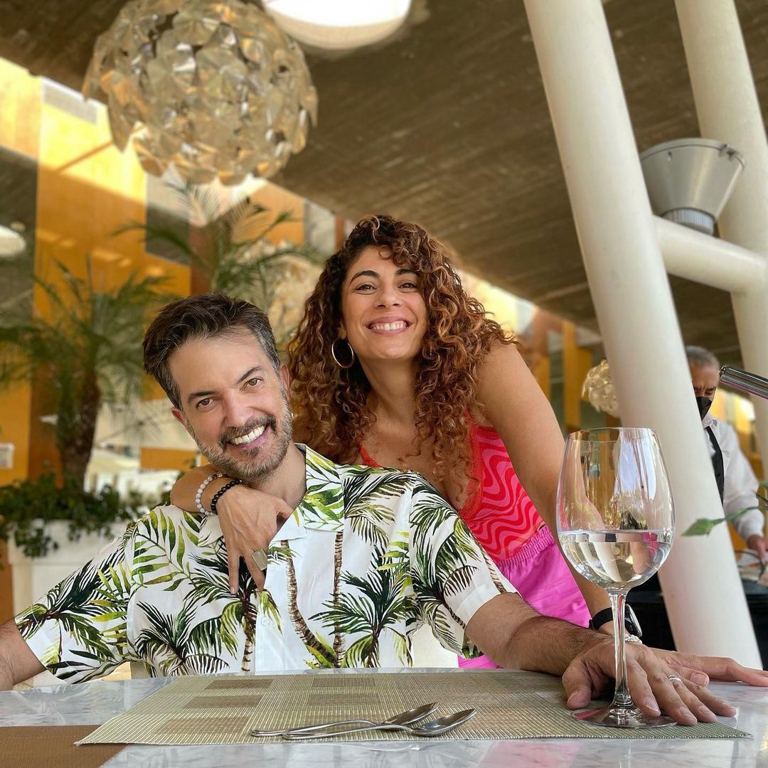 Anna Ferro se despide de Fernando del Solar y lanza sus cenizas al mar